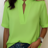 Margarida | Blusa chic com decote em V e detalhe dourado