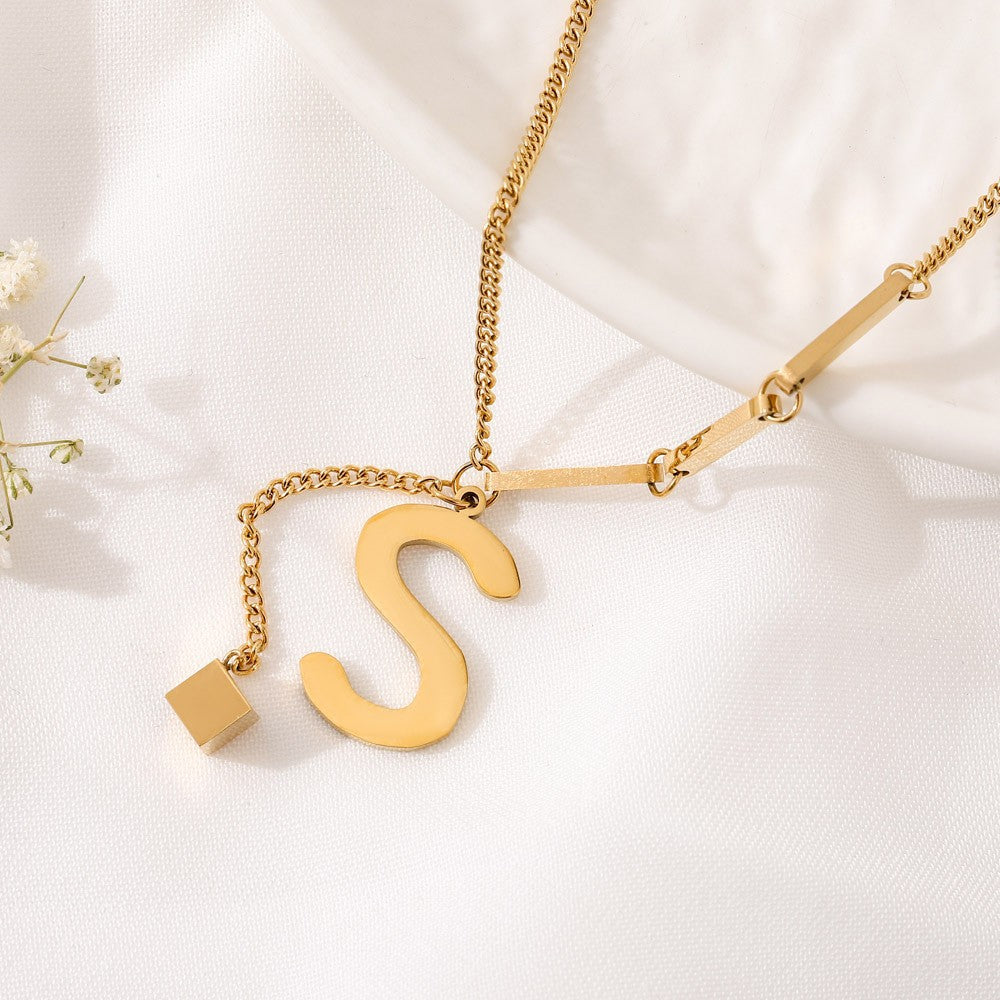 Luz | Colar Letra