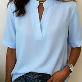 Margarida | Blusa chic com decote em V e detalhe dourado